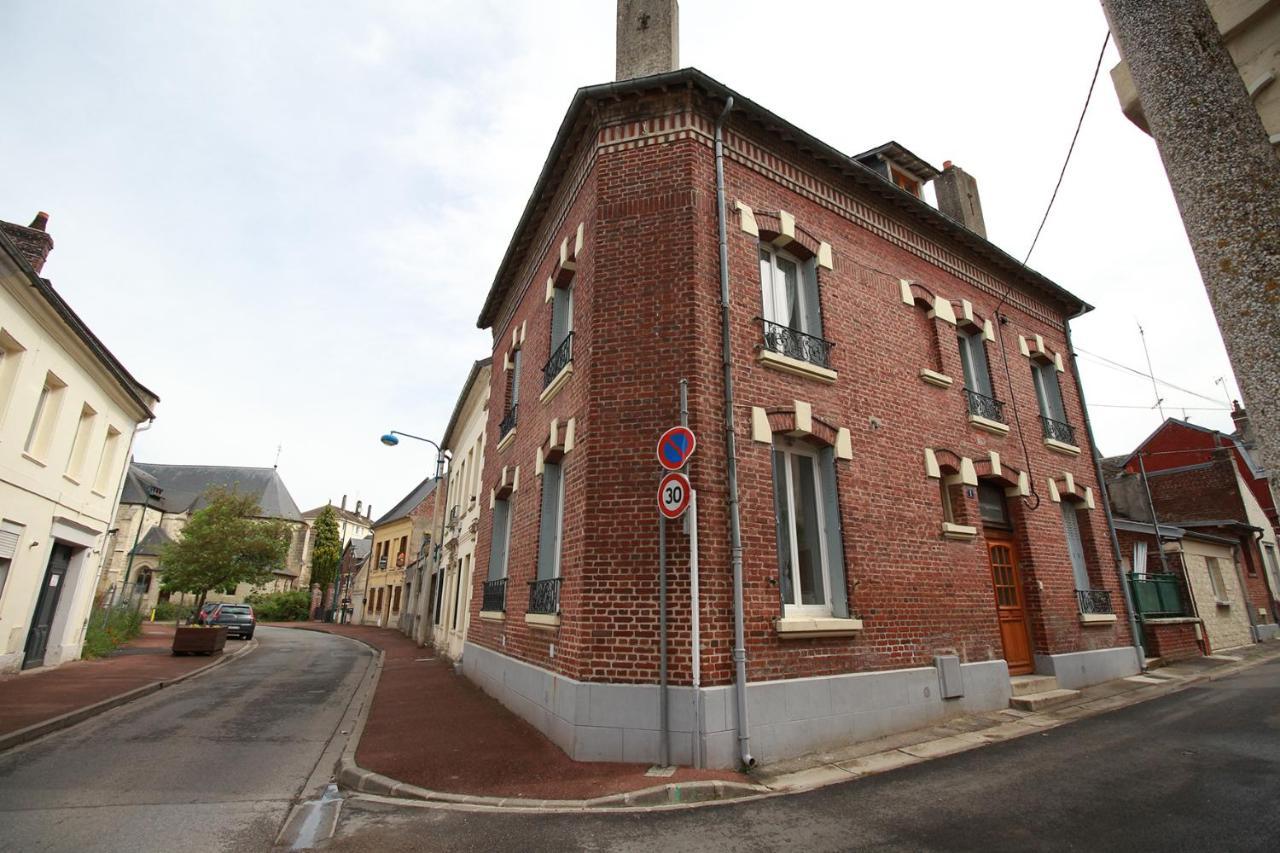 L'Athena La Fere Exterior foto